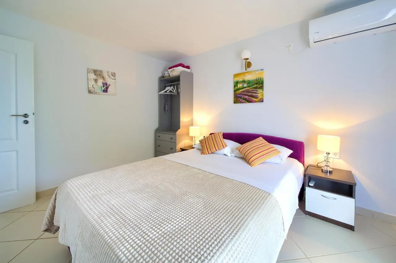 Ferienwohnung Malinska -Krk Apartment